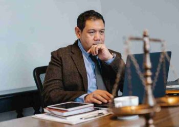 What Kind Of Lawyer Do I Need To Sue A Company