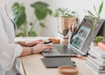 Tips For Succeeding In Balancing Student Debt Repayment And Self-Employment