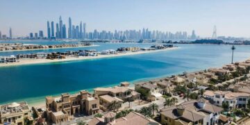 What is better to choose for investment in Dubai - villas or apartments