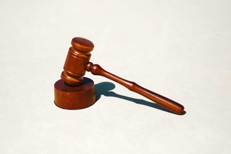 Why An Early Settlement May Not Be A Wise Move For Personal Injury Victims