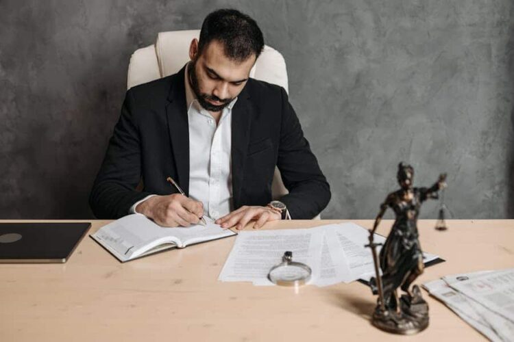 Advantages Of Hiring A Social Media Influencer Attorney