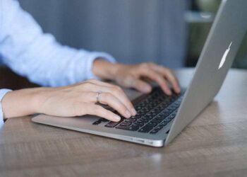 10 Reasons You Should Be Using Contracts AS A Freelancer