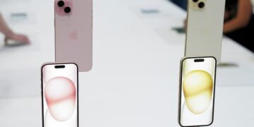 Apple Adapts To EU Tech Rules Amid Criticism Faces Potential Targeting Under New Law