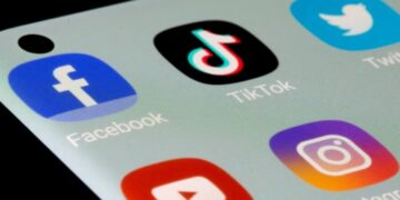 Florida Approves Legislation Banning Social Media Use For Those Under 14