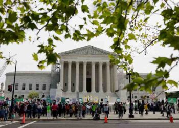 Supreme Court Grapples With Idaho's Stringent Abortion Law Against Federal Health Mandates