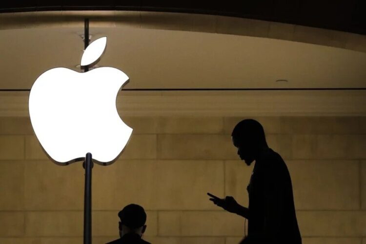 U.S. Launches Legal Action Against Apple Accuses Company of Abusing Monopoly Power