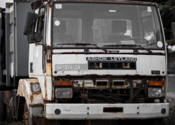 The Top 5 Factors that Cause Large Truck Accidents