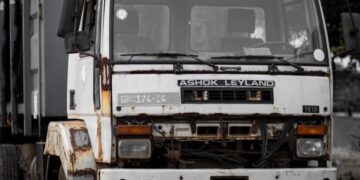 The Top 5 Factors that Cause Large Truck Accidents