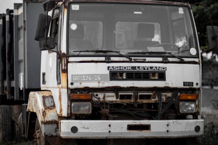 The Top 5 Factors that Cause Large Truck Accidents