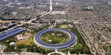 Apple Faces Lawsuit Over Alleged Unequal Pay for Women