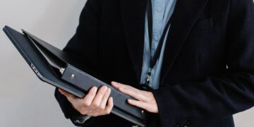 Does Gloria Allred Still Practice Law