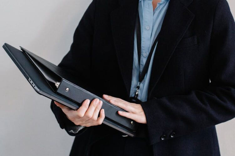 Does Gloria Allred Still Practice Law