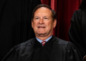 Justice Alito Declines Recusal from January 6 Related Cases Amid Flag Controversy