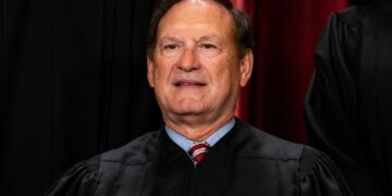 Justice Alito Declines Recusal from January 6 Related Cases Amid Flag Controversy