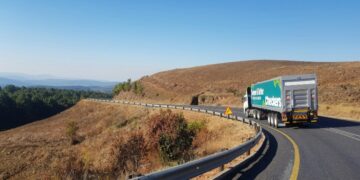 Why Overloaded Semi-Trucks Can Increase the Risk of Accidents