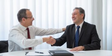 Dealing With Injuries: 4 Ways a Skilled Lawyer Can Help You