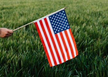 Defending the Accused: A Comprehensive Guide to Criminal Defense Attorneys and the American Justice System