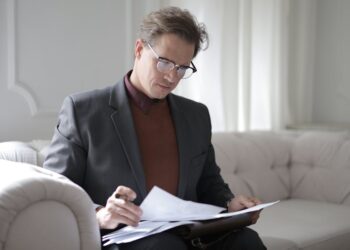 How Much Does A Lawyer Get From A Car Accident Settlement?