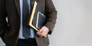 The Benefits of Consulting With a Lawyer Before You File a Suit