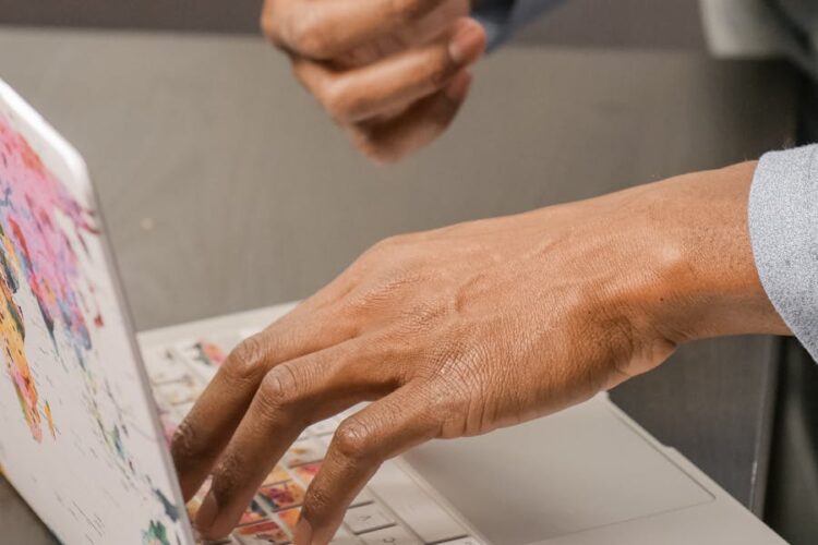 10 Common Mistakes to Avoid in Your Green Card Application