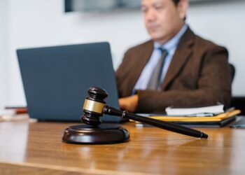 5 Things to Consider When Choosing a Mesothelioma Lawyer