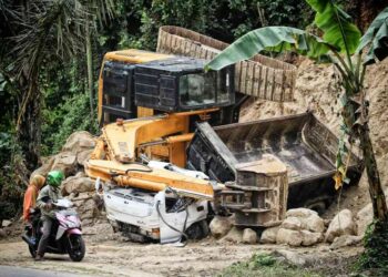 Why Choose a Truck Accident Lawyer to Maximize Your Settlement