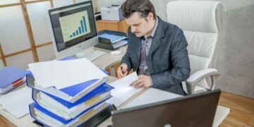 Choosing the Right Bookkeeping Software for Your Law Firm