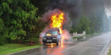 How to Manage a Car Accident Claim in Los Angeles Without Getting Lowballed