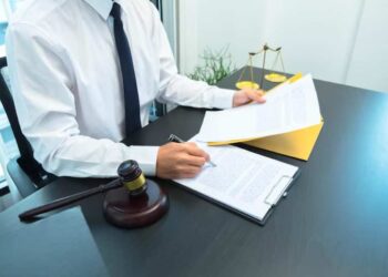 How Personal Injury Lawyers Help Avoid Lowball Settlements