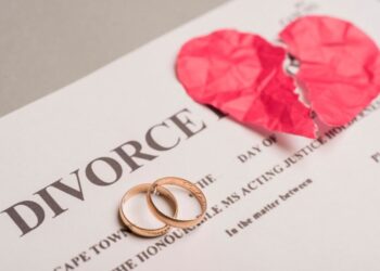 Understanding Mediation vs. Litigation in Divorce Cases