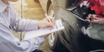 How Car Accident Lawyers Investigate A Crash Scene