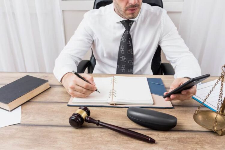 How Lawyers Hold Negligent Medical Professionals Accountable