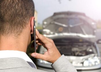 Signs You Need a Car Accident Lawyer Working on Your Claim