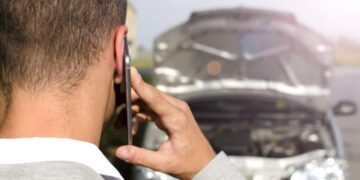 Signs You Need a Car Accident Lawyer Working on Your Claim