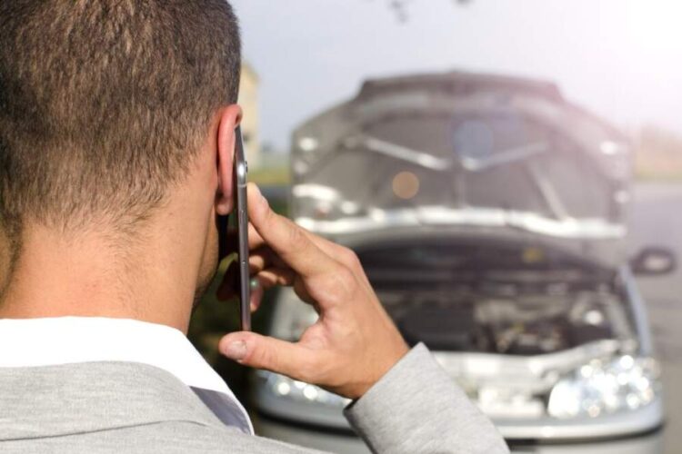 Signs You Need a Car Accident Lawyer Working on Your Claim