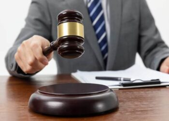 Understanding the Key Role Lawyers Play in Overcoming Divorce Challenges