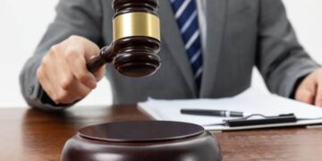 Understanding the Key Role Lawyers Play in Overcoming Divorce Challenges