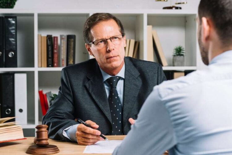 When Should You Hire a Personal Injury Lawyer