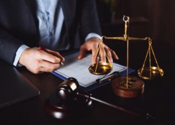 How to Maximize Your Compensation with the Help of an Injury Attorney