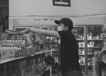 How Stores Can Protect Customers From Sharp-Edge Injuries