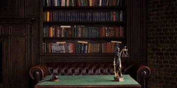 How a Leading Attorney Handles Commercial Disputes and Litigation in Texas?