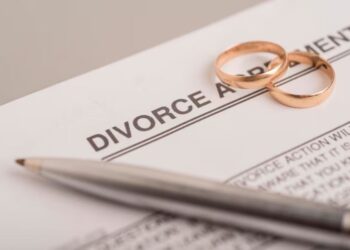 How to Choose the Right Divorce Lawyer for Your Needs