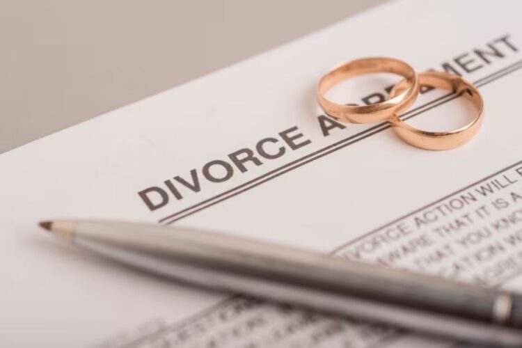How to Choose the Right Divorce Lawyer for Your Needs