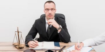 Should I Hire a Lawyer After a Truck Accident in Fort Lauderdale?