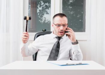 When Should You Call a Burbank Injury Lawyer After a Serious Accident?