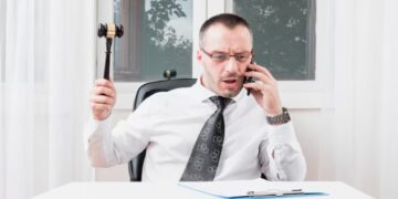 When Should You Call a Burbank Injury Lawyer After a Serious Accident?