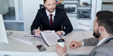 What to Look for When Hiring a Lawyer